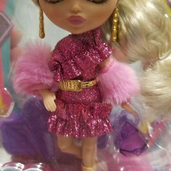 2 Mattel - Barbie Extra Mini Doll with Gold Crown [New Toy] - Picture 10 of 14